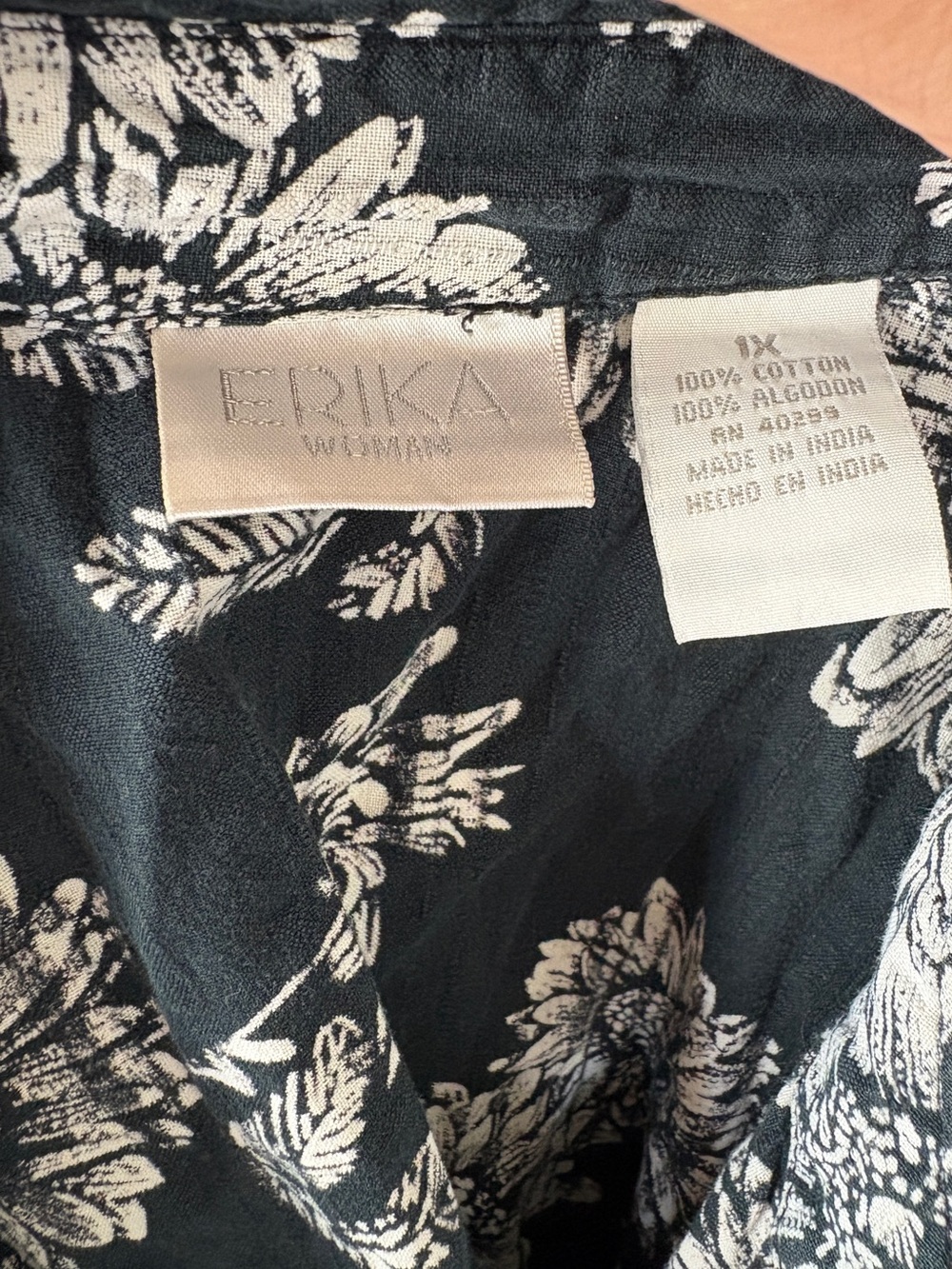 Erika Dark Green & White Sunflower Button Up with Red Buttons - Picture 10 of 11